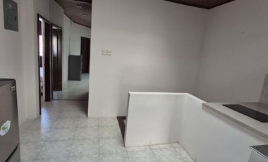 Habitación Semi-Amoblada en Alquiler en Guayacanes, 1 Baño, Incluye Servicios, Norte de Guayaquil.