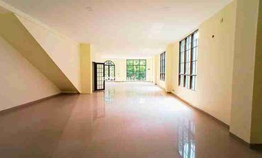 Disewakan Ruko Hadap Jalan Satrio 3,5 Lantai - Setiabudi, Jaksel