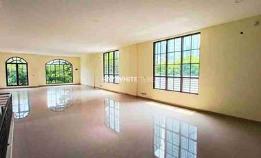 Disewakan Ruko Hadap Jalan Satrio 3,5 Lantai - Setiabudi, Jaksel