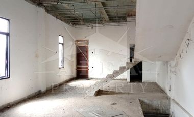Sewa Murah Ruko Gandeng 3 Lantai SHM Dekat Sekolah dan Kantor