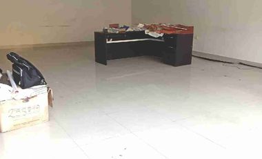 Vendo Oficina en Surco de 192 m2 frente a la Estación Ayacucho Ref. Tomás Marsano con Ayacucho