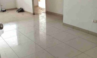 Vendo Oficina en Surco de 192 m2 frente a la Estación Ayacucho Ref. Tomás Marsano con Ayacucho