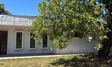 Arriendo casa grande en parcela de 5000 aprox...