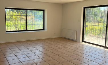 Arriendo casa grande en parcela de 5000 aprox...