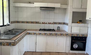 Arriendo casa grande en parcela de 5000 aprox...