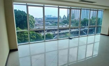 Disewakan Office Space , luas 157m2 di MTH Square, Cawang , Jakarta Timur