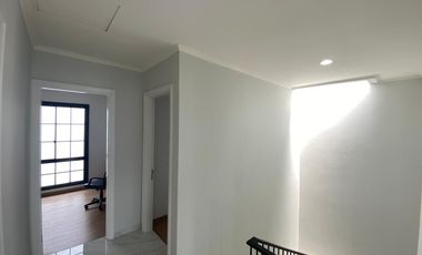 Rumah 3 Lantai American Classic Di Sutera Winona - Alam Sutera