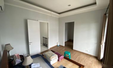 Rumah 3 Lantai American Classic Di Sutera Winona - Alam Sutera