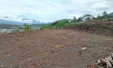 ¡Oportunidad única. Lotes urbanizados con vista a Yahuarcocha!