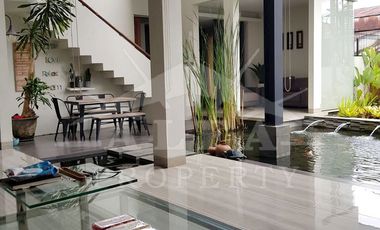 Jual Rumah Mewah 2 Lantai Furnish Siap Huni