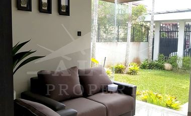 Jual Rumah Mewah 2 Lantai Furnish Siap Huni