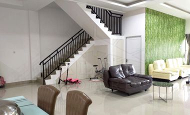 Jual Sewa Rumah 2 Lantai Posisi Hook Siap Huni Kawasan Bebas Banjir