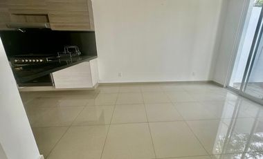 CASA EN RENTA PARQUE ARETHA LOMAS DE ANGELÓPOLIS