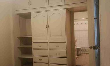 Urdesa,alquiler departamento 2do piso alto,  3 dormitorios , parqueo abierto