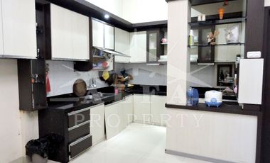 Jual Sewa Rumah 2 Lantai Mewah Furnish Siap Huni