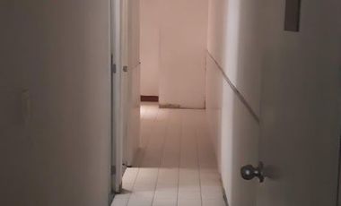 Renta amplio local Comercial entre Blvd. Bernardo Quintana y Prol. Corregidora Norte.