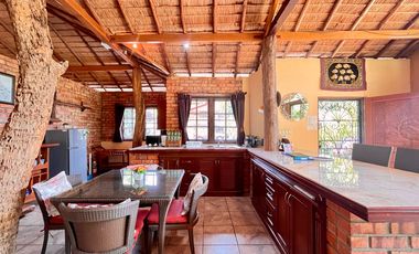 Balinese-Inspired Tropical Property with 3 Bedrooms, 3 Bathrooms and Naga Crest Mountain View