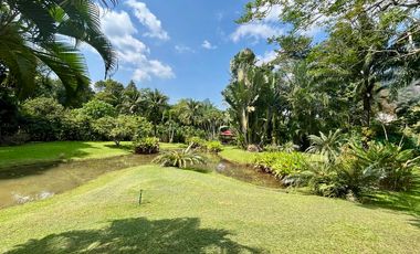 Balinese-Inspired Tropical Property with 3 Bedrooms, 3 Bathrooms and Naga Crest Mountain View