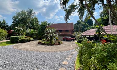 Balinese-Inspired Tropical Property with 3 Bedrooms, 3 Bathrooms and Naga Crest Mountain View
