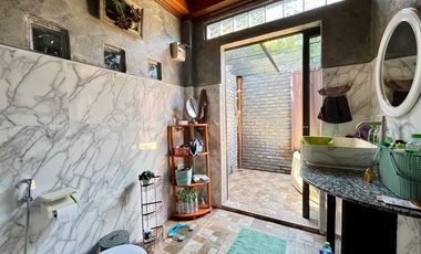 Balinese-Inspired Tropical Property with 3 Bedrooms, 3 Bathrooms and Naga Crest Mountain View