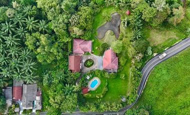 Balinese-Inspired Tropical Property with 3 Bedrooms, 3 Bathrooms and Naga Crest Mountain View