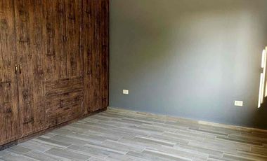 Hermosa Casa en Venta en Residencial privado La Condesa, sobre carretera salida a Celaya a 7 min. de Mega Comercial
