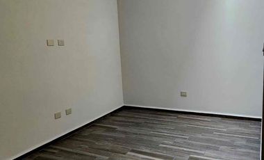 Hermosa Casa en Venta en Residencial privado La Condesa, sobre carretera salida a Celaya a 7 min. de Mega Comercial