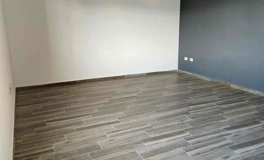 Hermosa Casa en Venta en Residencial privado La Condesa, sobre carretera salida a Celaya a 7 min. de Mega Comercial