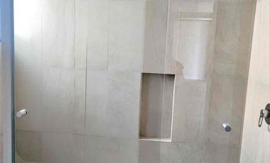 Hermosa Casa en Venta en Residencial privado La Condesa, sobre carretera salida a Celaya a 7 min. de Mega Comercial