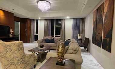 Apartemen luxury The Peak full furnished type 3BR private lift