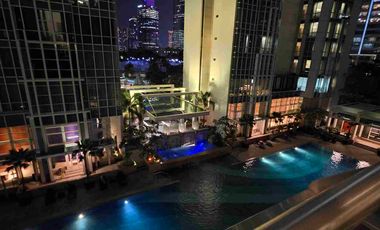 Apartemen luxury The Peak full furnished type 3BR private lift