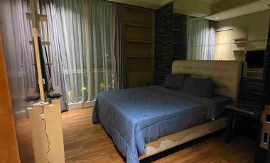 Apartemen luxury The Peak full furnished type 3BR private lift