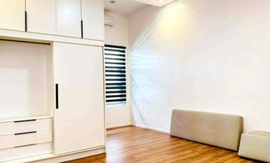 𝐅𝐔𝐋𝐋𝐘 𝐅𝐔𝐑𝐍𝐈𝐒𝐇𝐄𝐃 𝐁𝐔𝐍𝐆𝐀𝐋𝐎𝐖 𝐖𝐈𝐓𝐇 𝐒𝐖𝐈𝐌𝐌𝐈𝐍𝐆 𝐏𝐎𝐎𝐋 𝐅𝐎𝐑 𝐑𝐄𝐍𝐓 𝐈𝐍 𝐀𝐍𝐆𝐄𝐋𝐄𝐒 𝐂𝐈𝐓𝐘, 𝐏𝐀𝐌𝐏𝐀𝐍𝐆𝐀