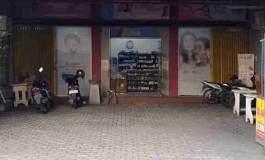 Jual Rumah Usaha / Ruko
Raya Wage Aloha
Taman Sidoarjo

Luas tanah : 163m2
Dimensi : 10x16.3
Luas bangunan : 200m2
Lantai : 2
Kmr tidur : 1+1
Kmr mandi : 1+1
PLN : 2.200
Air : Sumur
Row jln : 6m
Surat : SHM

*Harga 2,5 Miliar
*Turun Harga 1.8 Miliar*