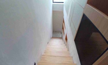 DISEWA RUMAH 2 LANTAI FULL FURNISHED GRAND WISATA BEKASI DEKAT MALL & TOL