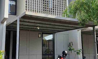 DISEWA RUMAH 2 LANTAI FULL FURNISHED GRAND WISATA BEKASI DEKAT MALL & TOL
