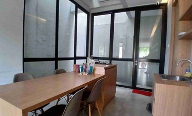 DISEWA RUMAH 2 LANTAI FULL FURNISHED GRAND WISATA BEKASI DEKAT MALL & TOL