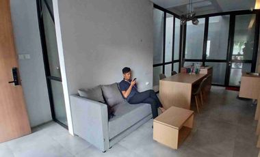 DISEWA RUMAH 2 LANTAI FULL FURNISHED GRAND WISATA BEKASI DEKAT MALL & TOL
