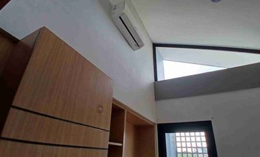 DISEWA RUMAH 2 LANTAI FULL FURNISHED GRAND WISATA BEKASI DEKAT MALL & TOL