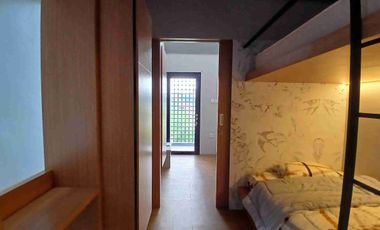 DISEWA RUMAH 2 LANTAI FULL FURNISHED GRAND WISATA BEKASI DEKAT MALL & TOL