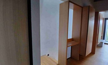 DISEWA RUMAH 2 LANTAI FULL FURNISHED GRAND WISATA BEKASI DEKAT MALL & TOL