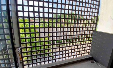DISEWA RUMAH 2 LANTAI FULL FURNISHED GRAND WISATA BEKASI DEKAT MALL & TOL