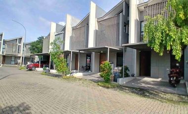 DISEWA RUMAH 2 LANTAI FULL FURNISHED GRAND WISATA BEKASI DEKAT MALL & TOL