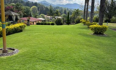 Casa en renta con 2000 metros de jardín Acatitlan