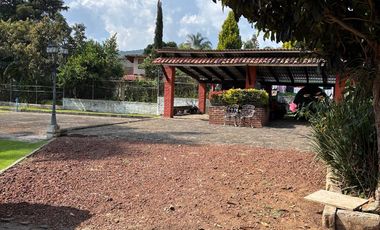 Casa en renta con 2000 metros de jardín Acatitlan