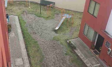 Vendo Cómoda Casa en Conjunto Cerrado con Guardiania 24 horas en Calderón.