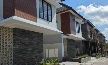 DIJUAL RUMAH SEMI VILLA MODERN MINIMALIS LOKASI IMAM BONJOL