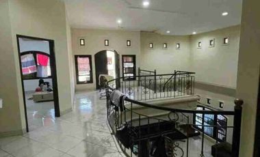 DIJUAL RUMAH 2 LANTAI MEGAH DAN ELIT LOKASI GATSU TIMUR