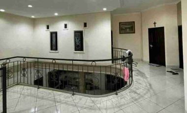 DIJUAL RUMAH 2 LANTAI MEGAH DAN ELIT LOKASI GATSU TIMUR