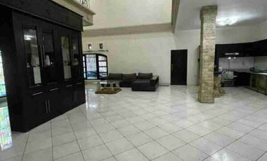 DIJUAL RUMAH 2 LANTAI MEGAH DAN ELIT LOKASI GATSU TIMUR